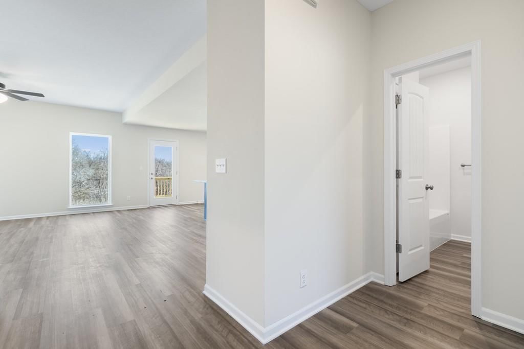 2106 Creek View Lane — photo 2
