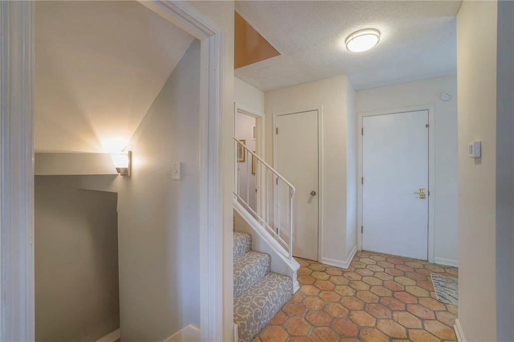 10238 Robinson Street — photo 26