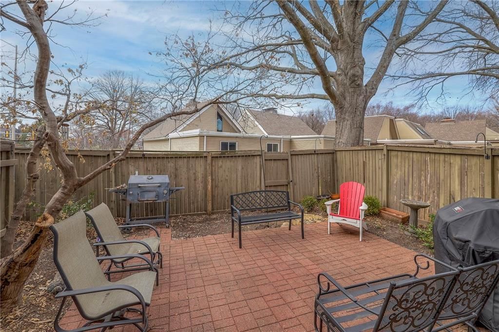 10238 Robinson Street — photo 31