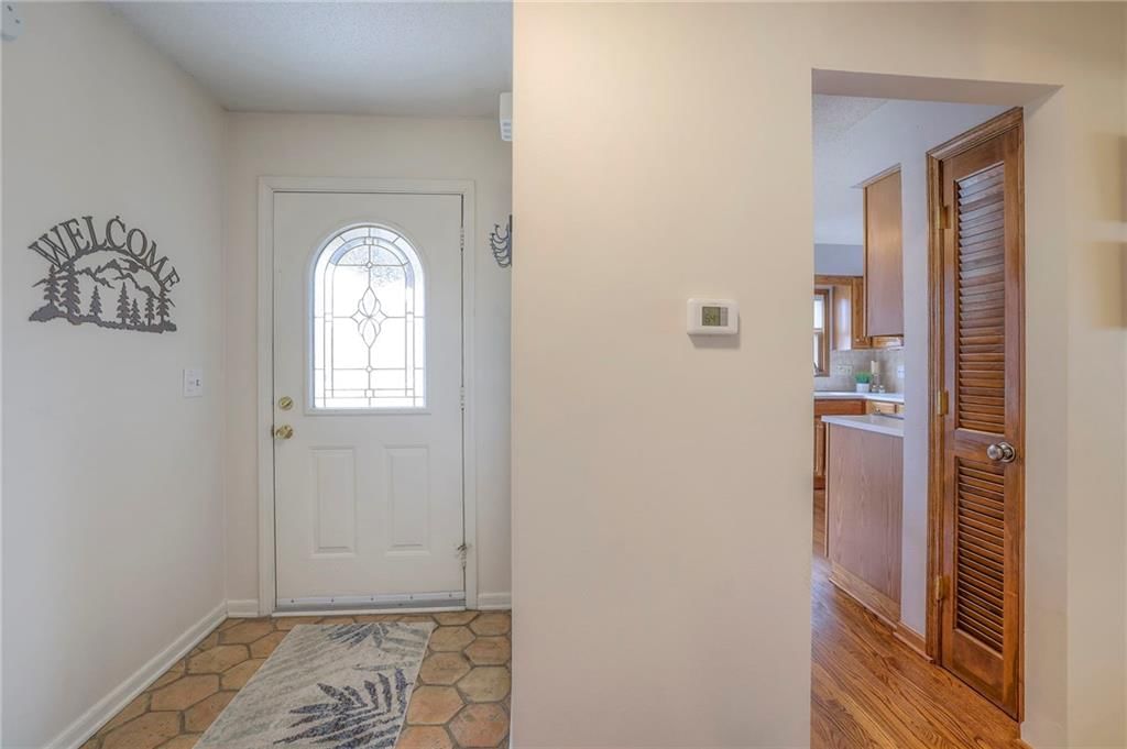 10238 Robinson Street — photo 5