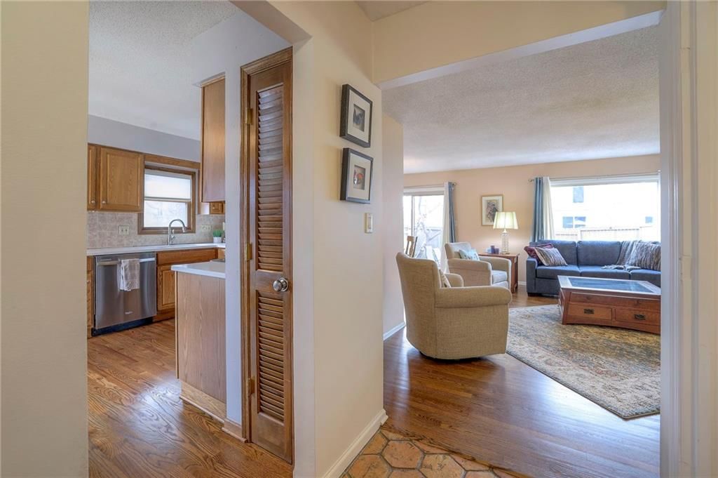 10238 Robinson Street — photo 6