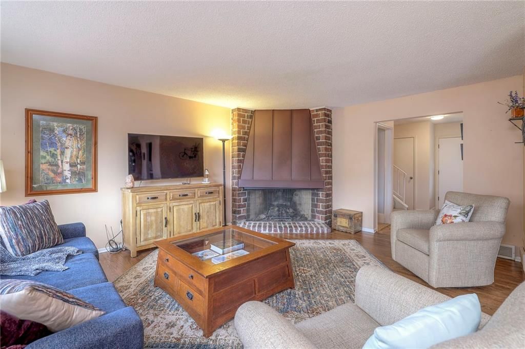 10238 Robinson Street — photo 8