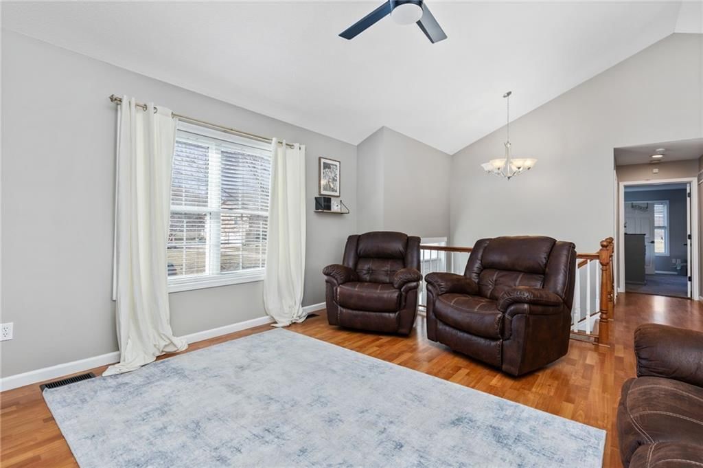 884 Glengera Drive — photo 6