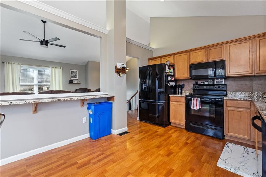 884 Glengera Drive — photo 10
