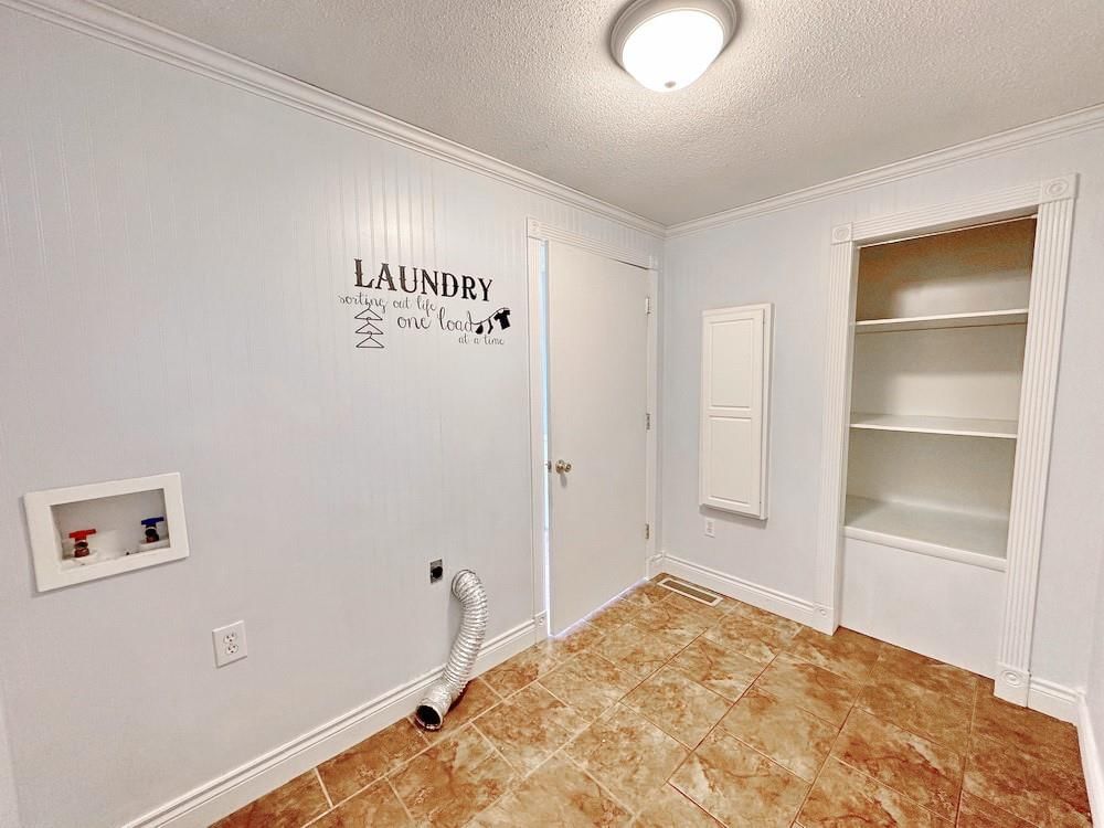 302 S Belisle Street — photo 11