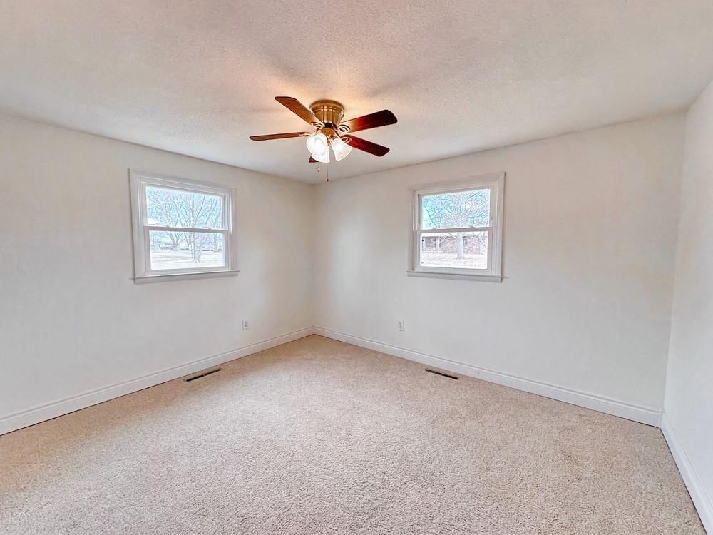 302 S Belisle Street — photo 14