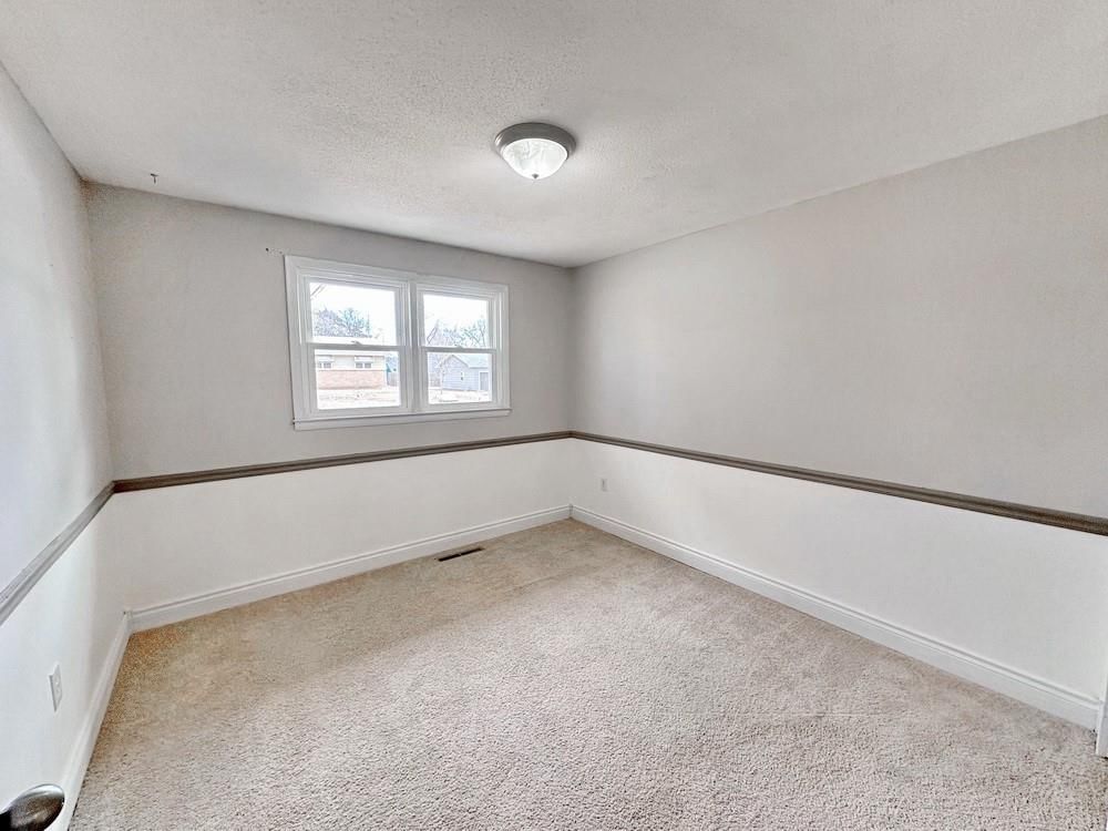 302 S Belisle Street — photo 15