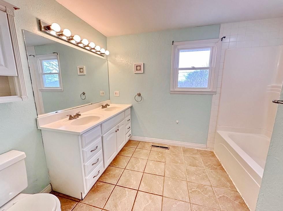 302 S Belisle Street — photo 16