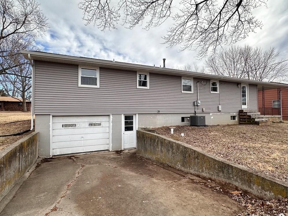 302 S Belisle Street — photo 24