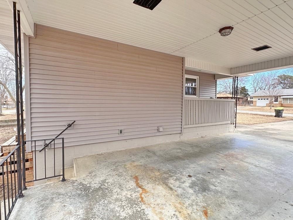 302 S Belisle Street — photo 27
