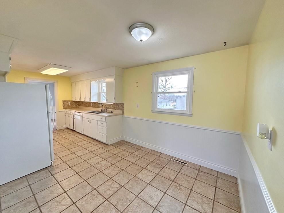 302 S Belisle Street — photo 6