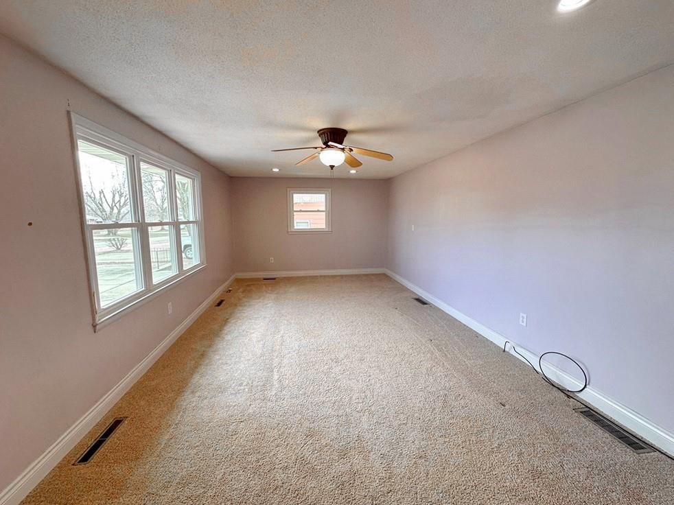 302 S Belisle Street — photo 7