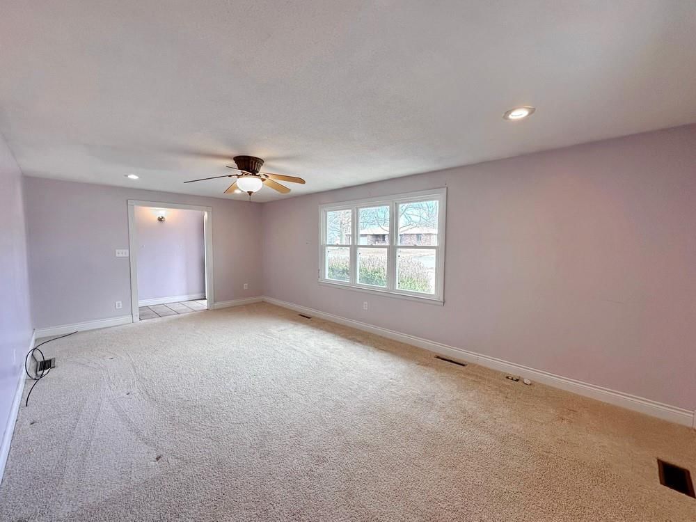 302 S Belisle Street — photo 8