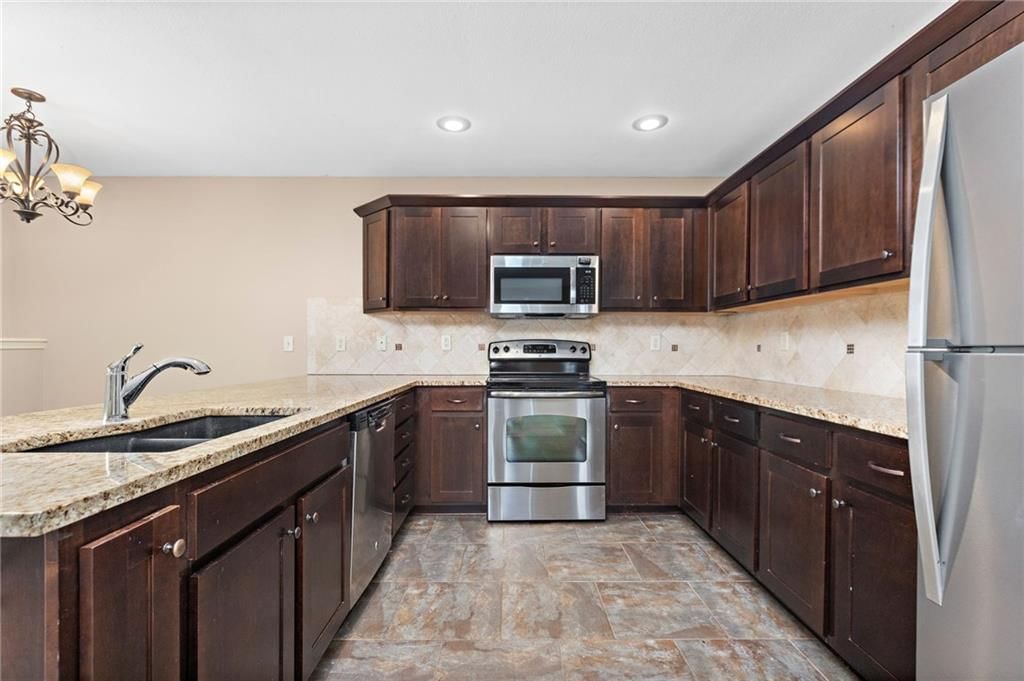 9421 Adrain Avenue — photo 15