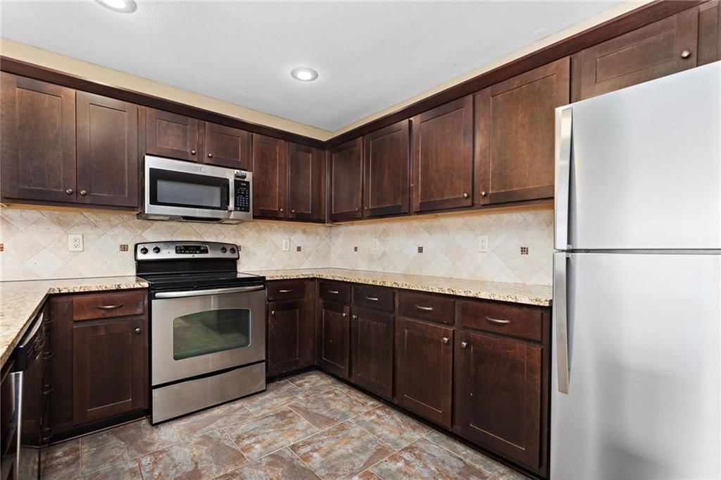 9421 Adrain Avenue — photo 16