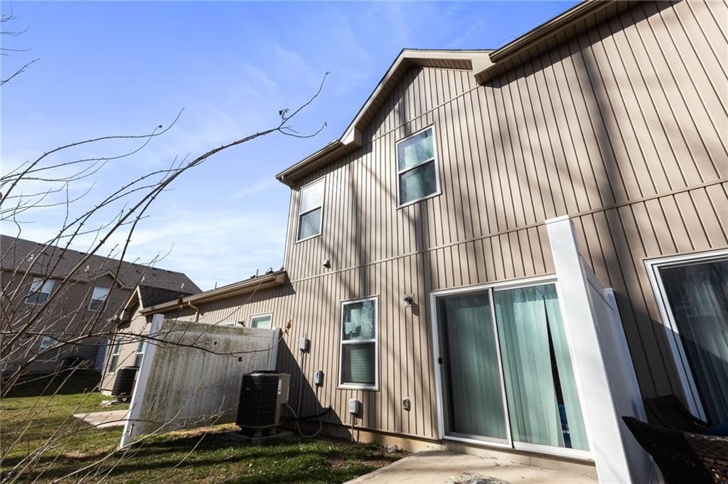 9421 Adrain Avenue — photo 29