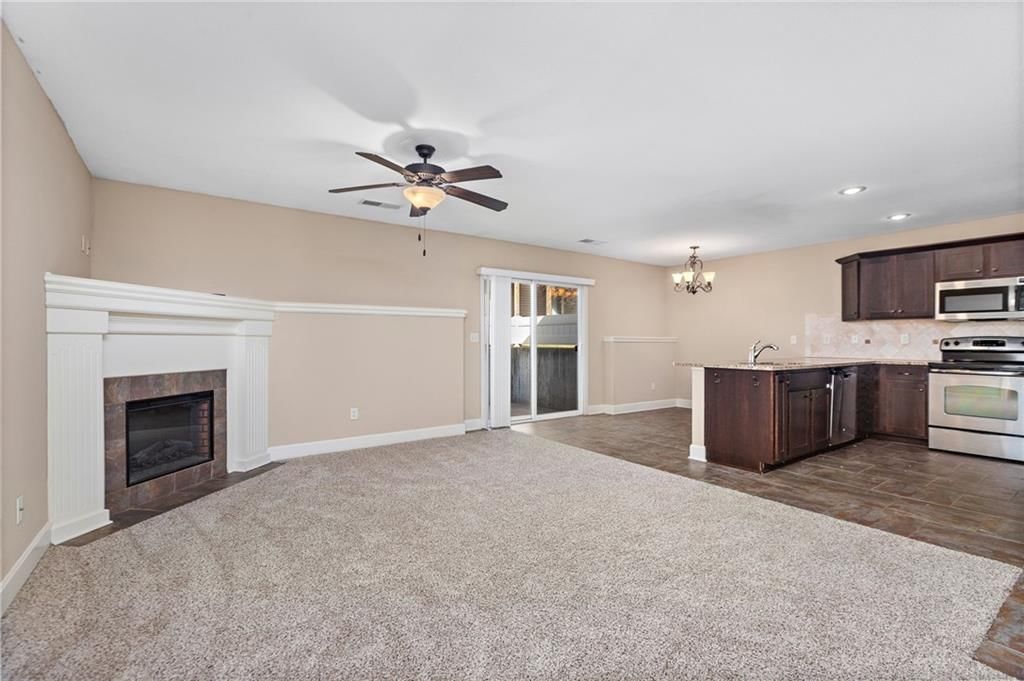 9421 Adrain Avenue — photo 10