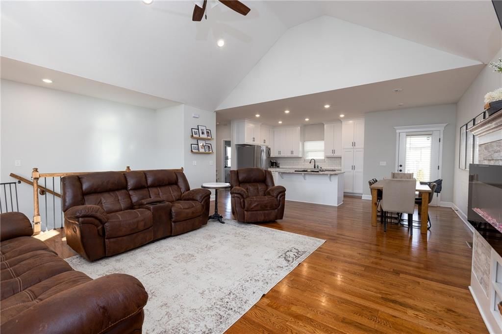 1304 NE 69th Terrace — photo 12