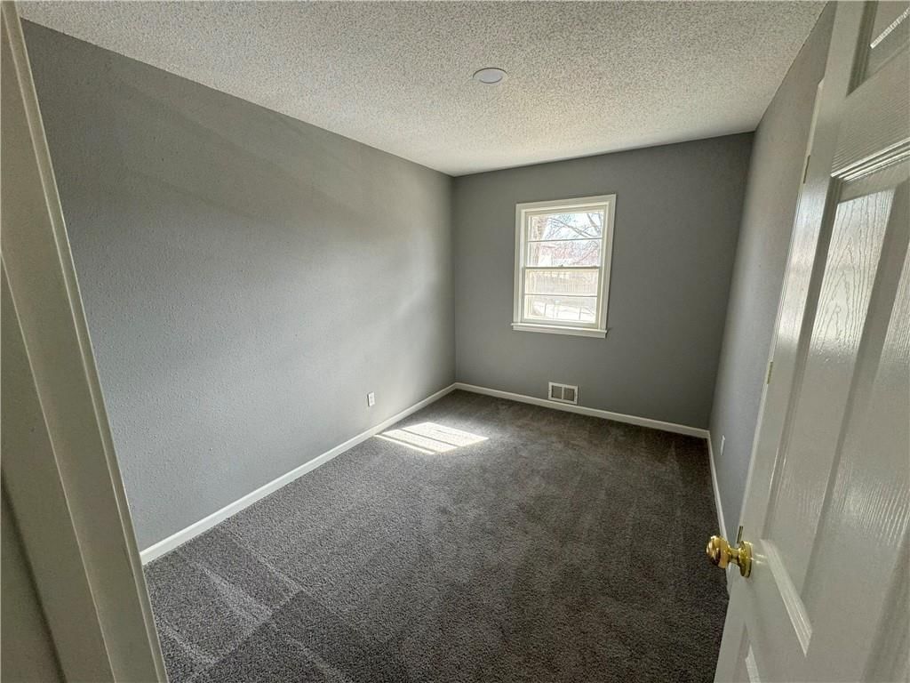 6630 WOOD Avenue — photo 17