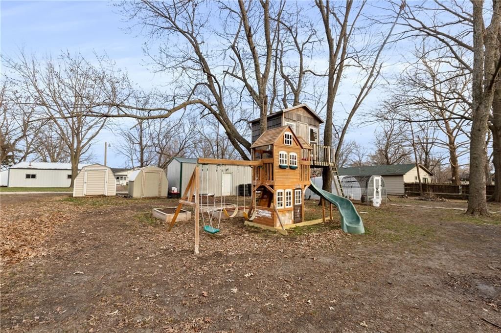 219 Madison Street — photo 18
