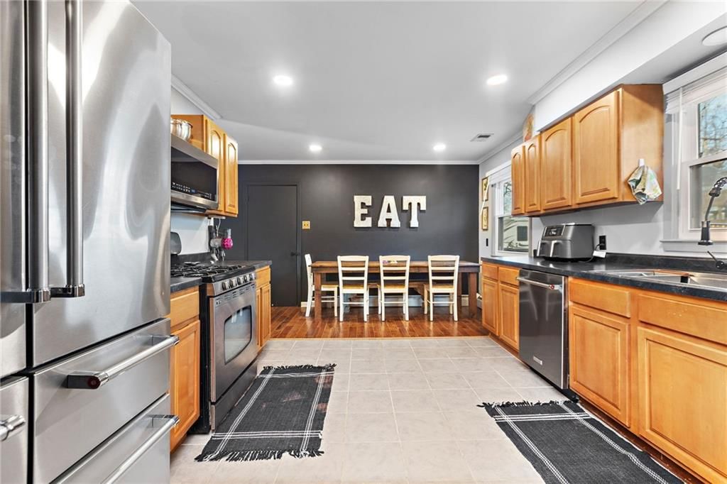 219 Madison Street — photo 9