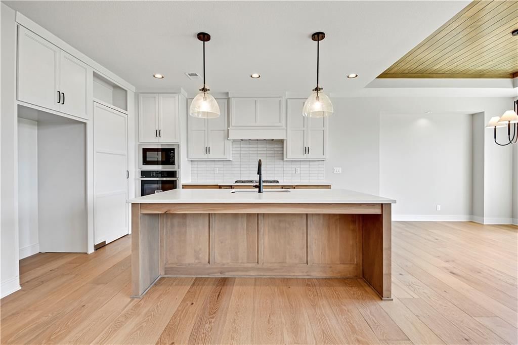22039 W 100th Terrace — photo 12