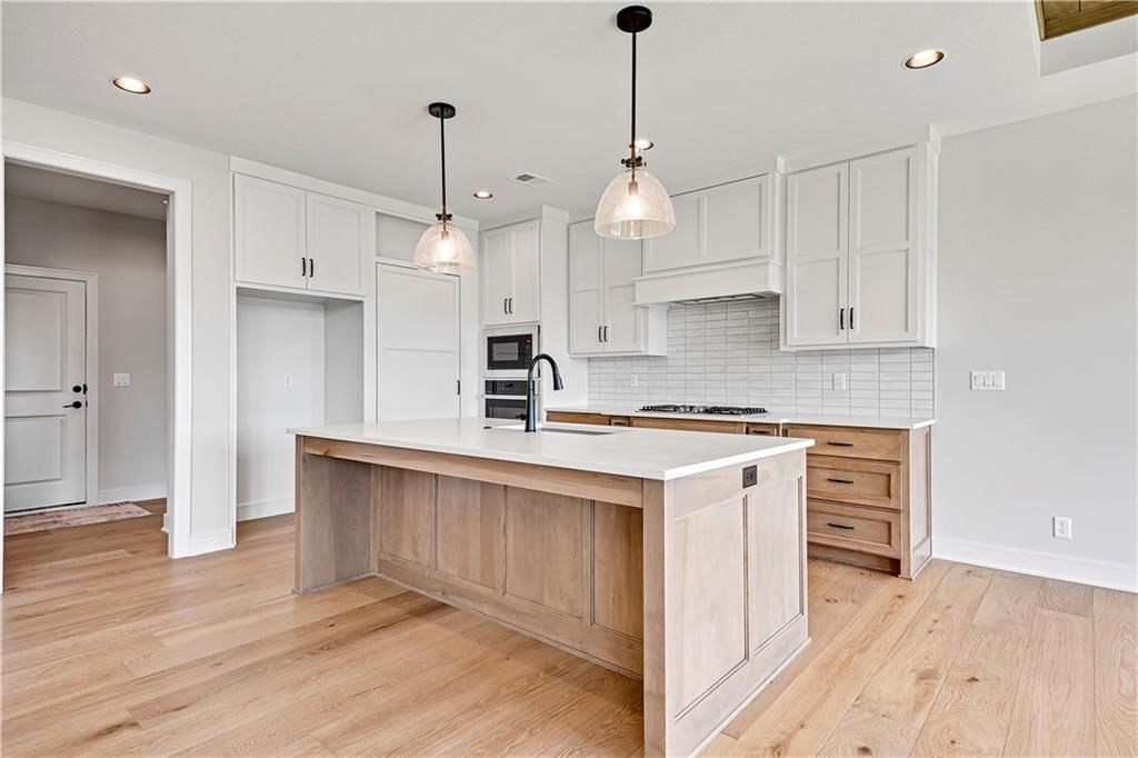 22039 W 100th Terrace — photo 16