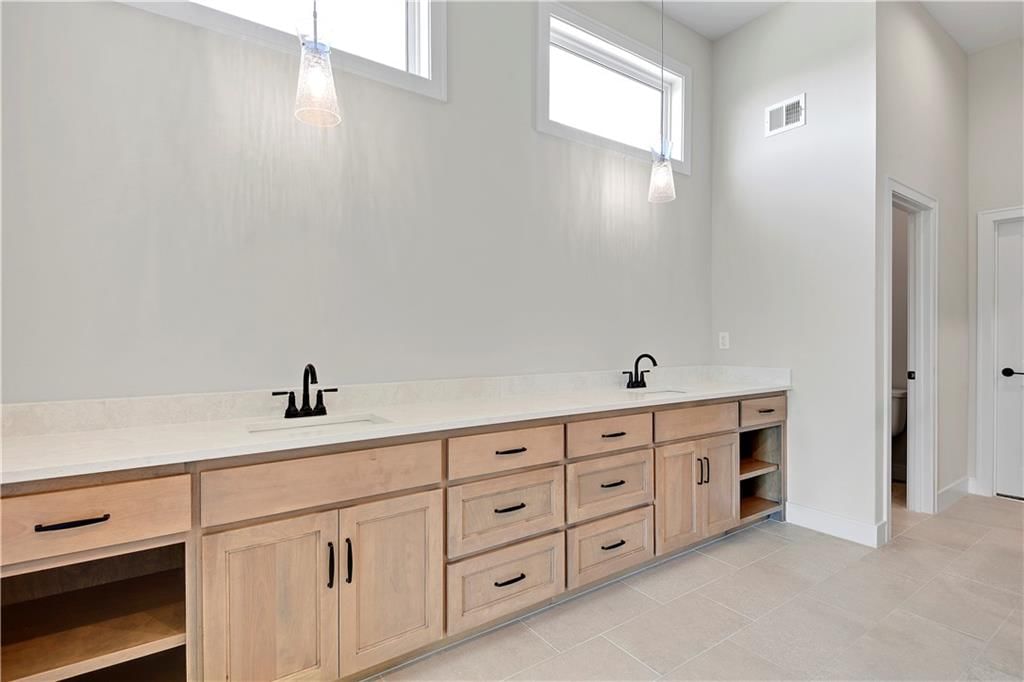 22039 W 100th Terrace — photo 24