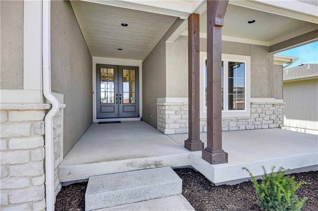 22039 W 100th Terrace — photo 4