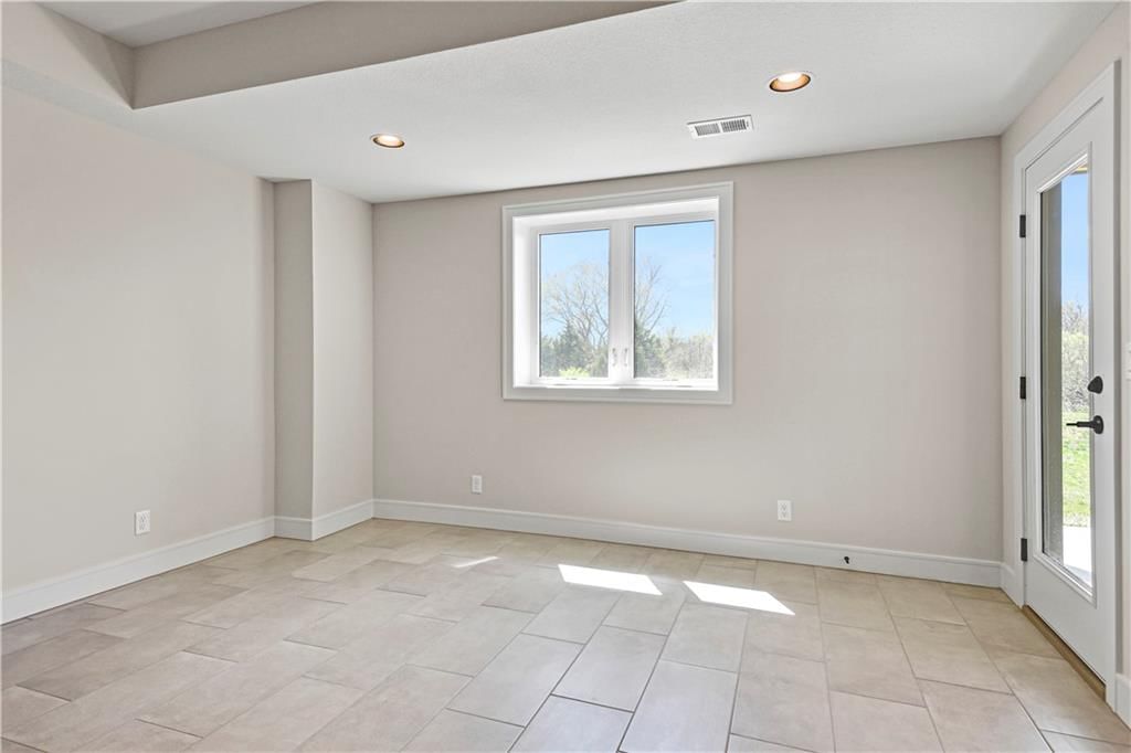 22039 W 100th Terrace — photo 33