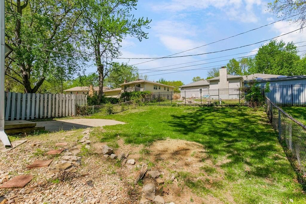 11304 W 71st Terrace — photo 28