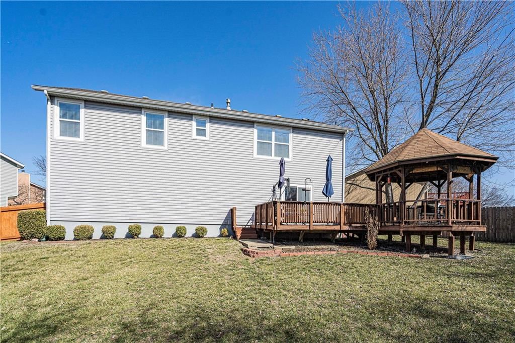800 Deerfield Drive — photo 27
