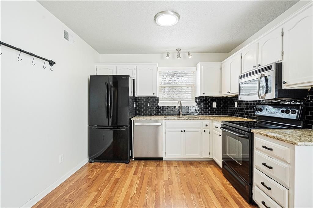 800 Deerfield Drive — photo 10