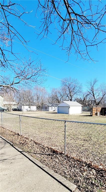 401 E Mary Street — photo 28