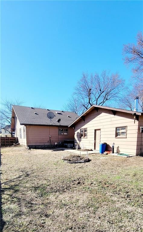 401 E Mary Street — photo 30