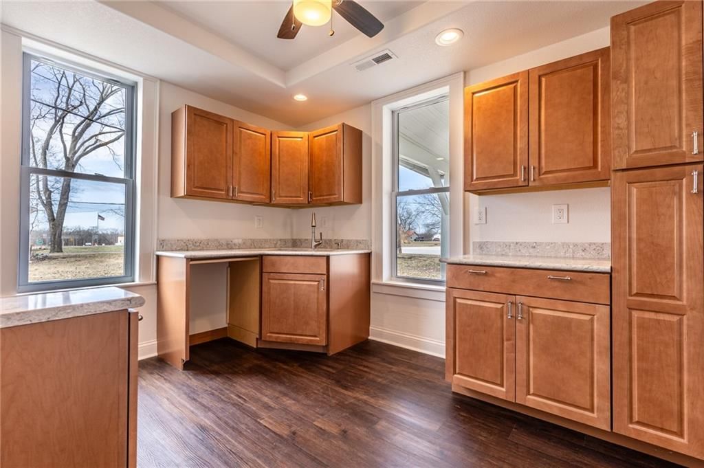 811 Locust Street — photo 13