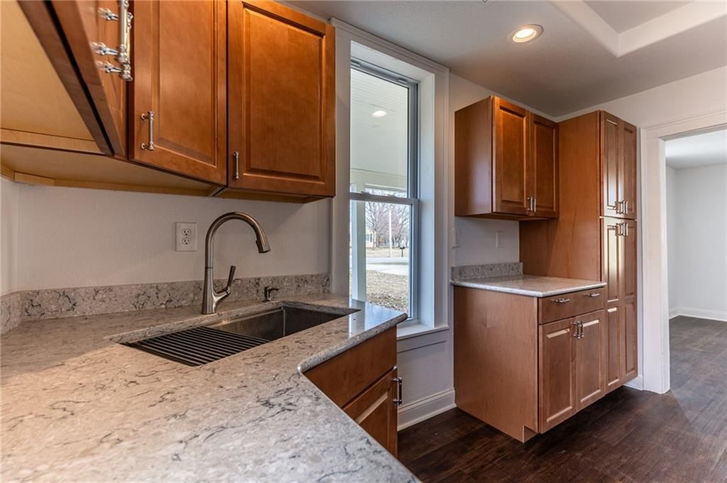 811 Locust Street — photo 15