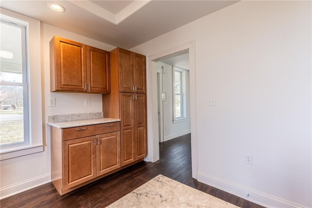 811 Locust Street — photo 16