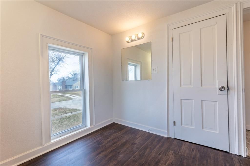 811 Locust Street — photo 27