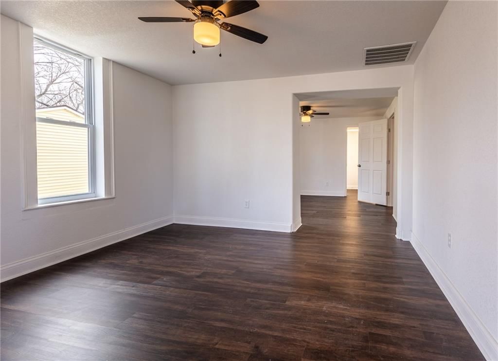811 Locust Street — photo 10