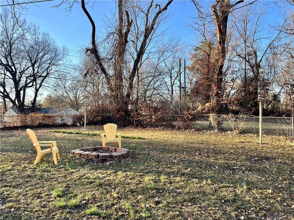 7940 MAPLE Street — photo 15