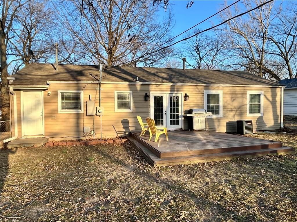 7940 MAPLE Street — photo 17