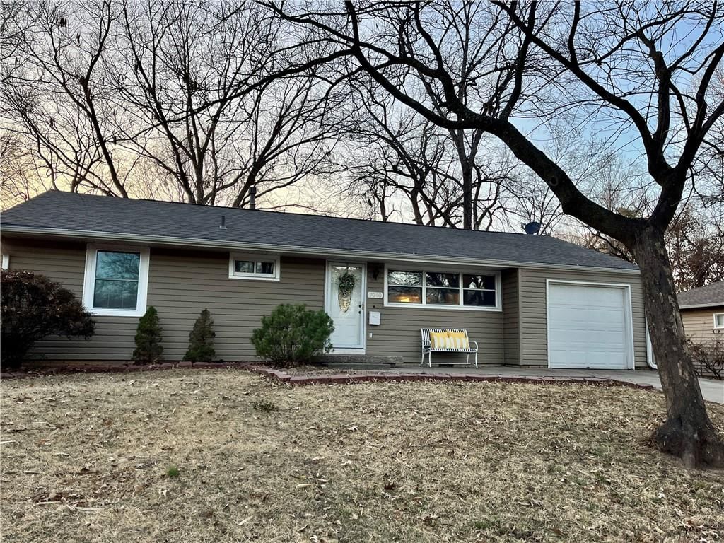 7940 MAPLE Street — photo 19