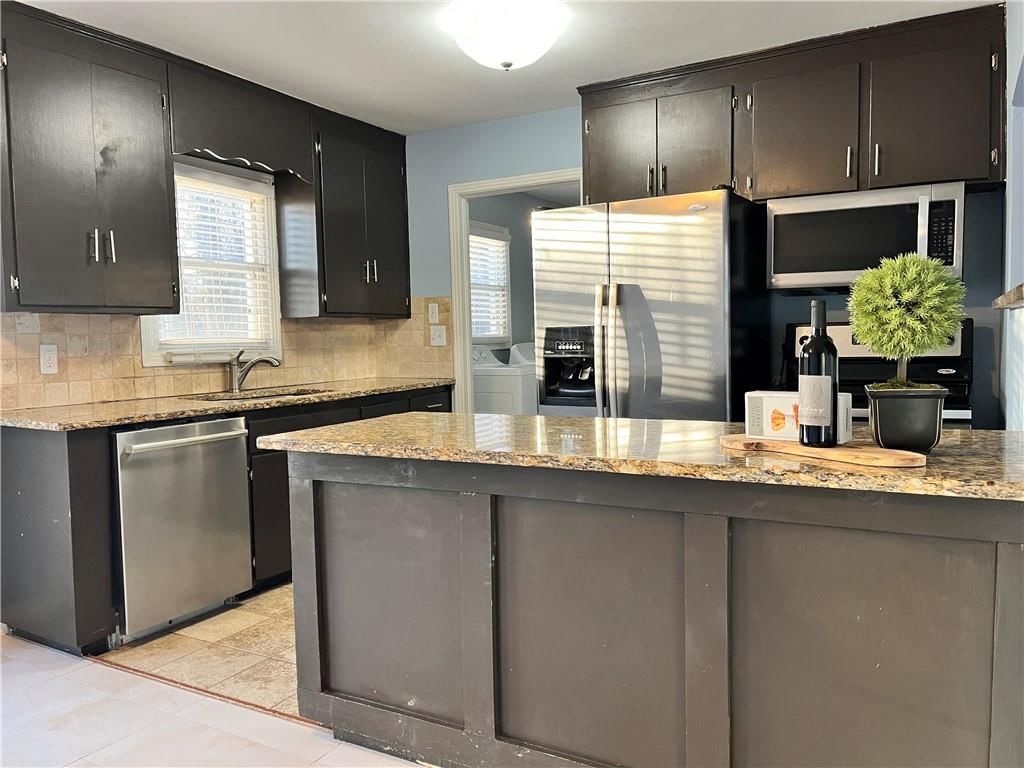 7940 MAPLE Street — photo 5