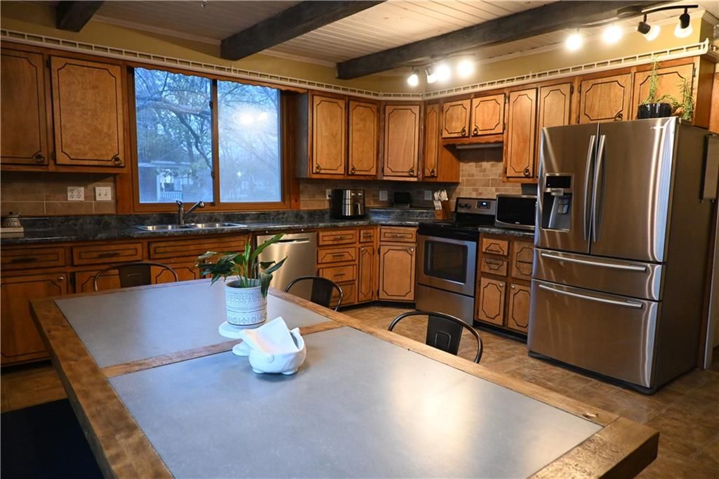 600 Patrick Place — photo 9