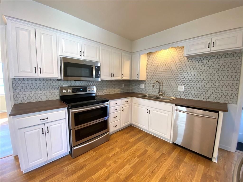 13428 Winchester Avenue — photo 11