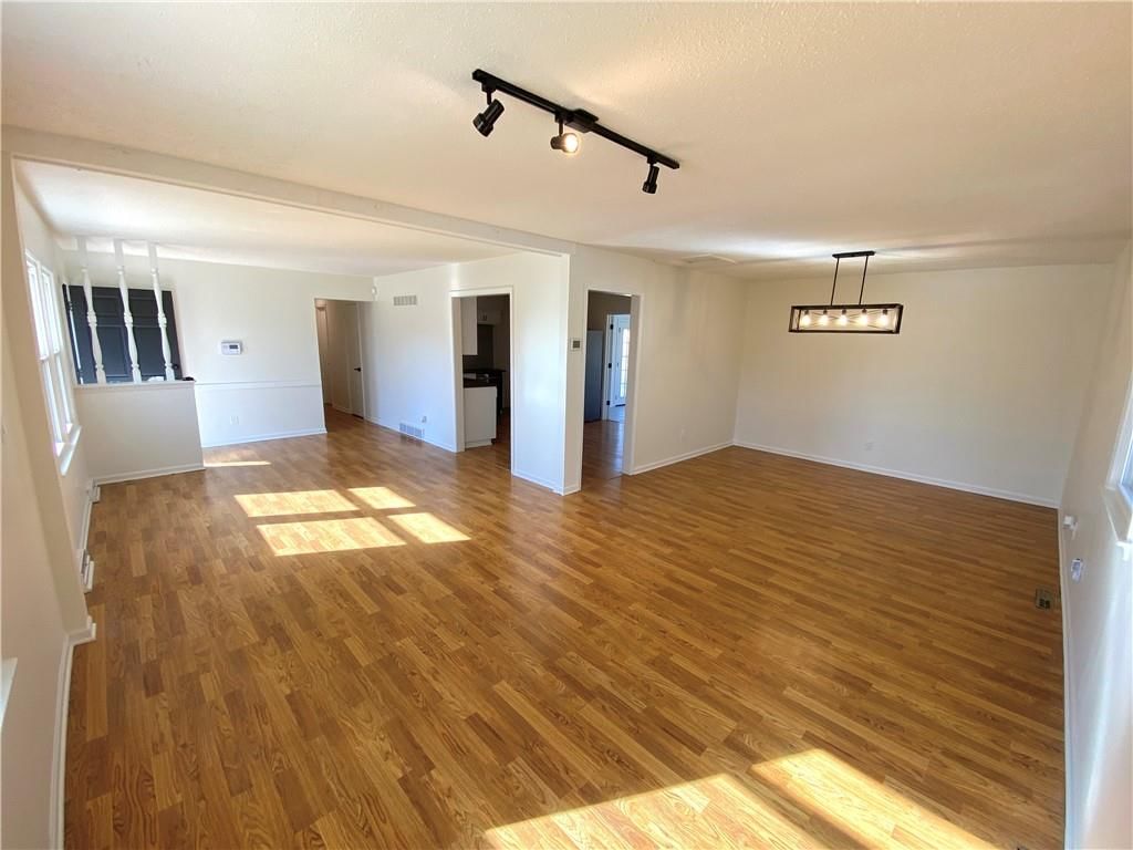 13428 Winchester Avenue — photo 6
