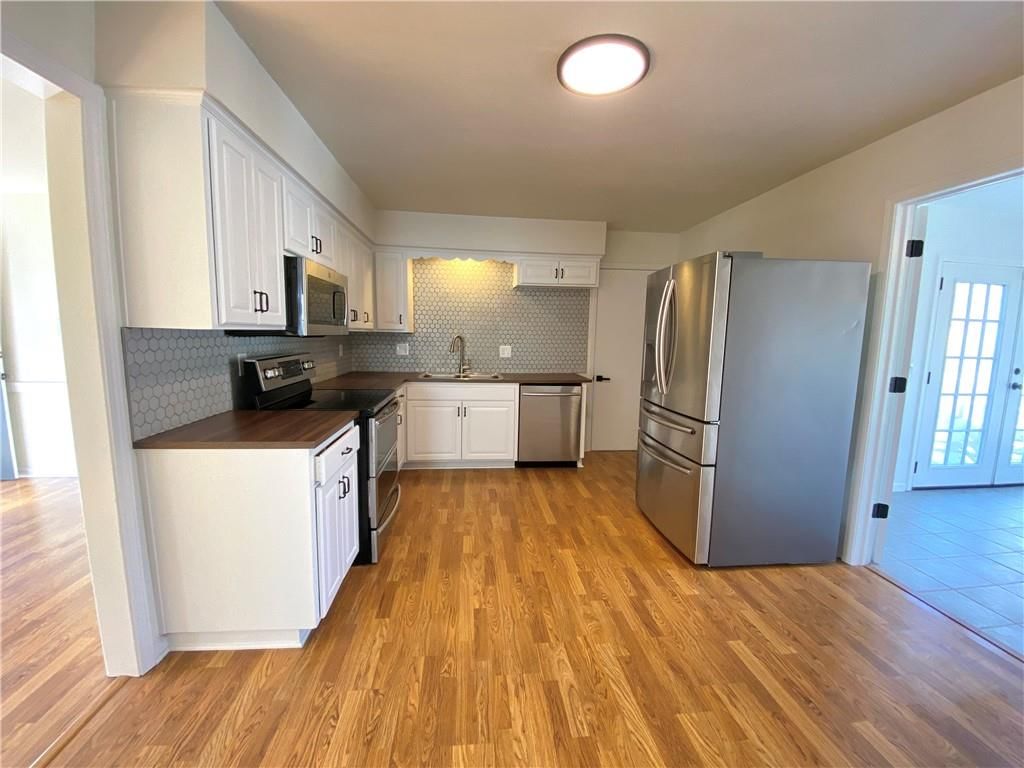 13428 Winchester Avenue — photo 9