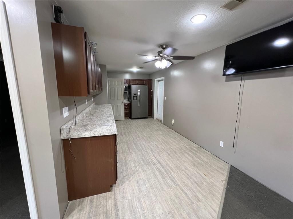 219 W Mason Street — photo 10