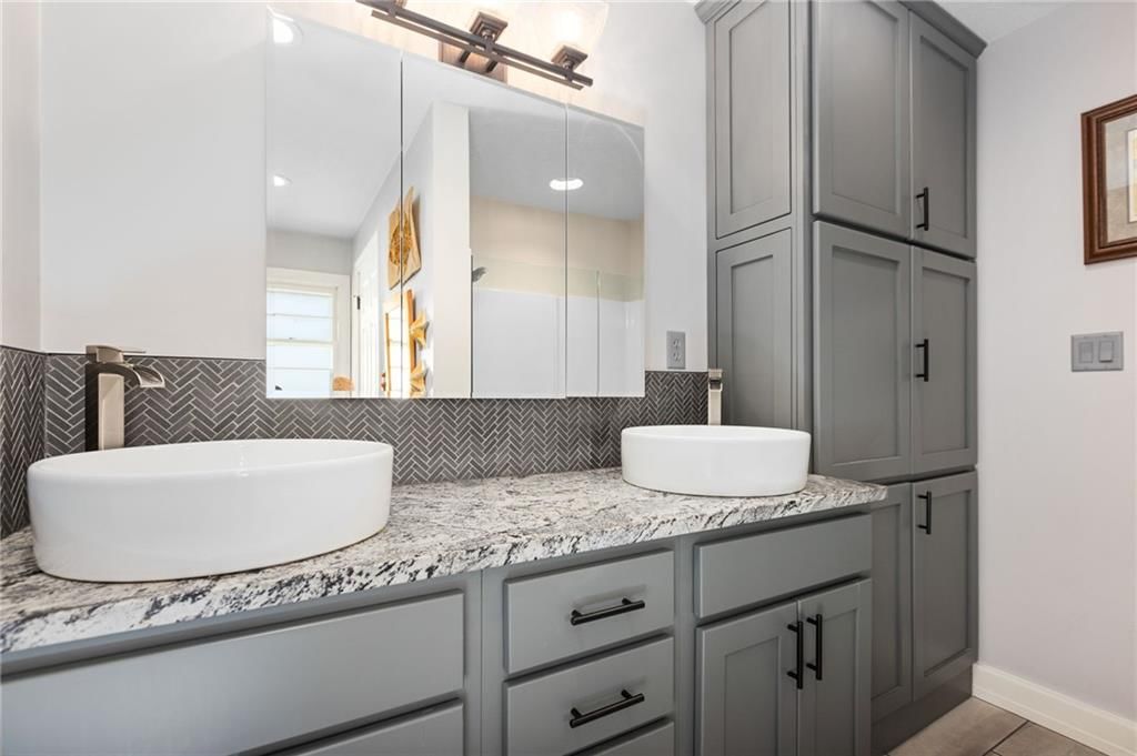1624 S Oak Street — photo 22
